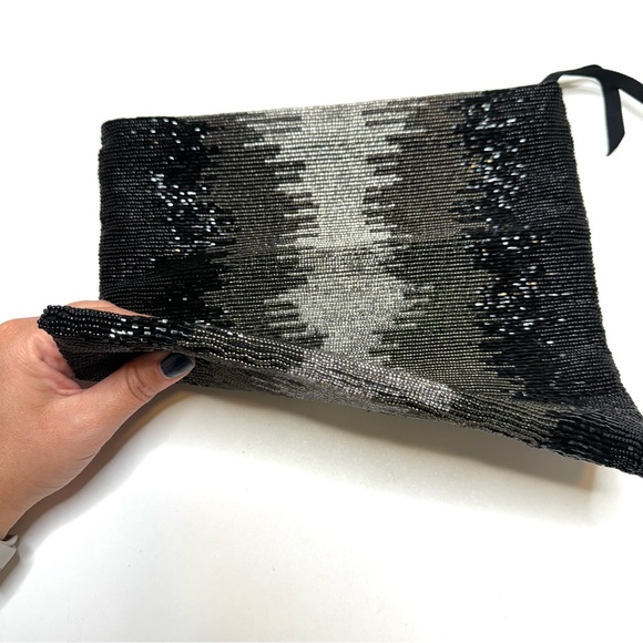 Banana Republic Black & Silver Beaded Envelope Clutch Bag Zip Closure Elegant - Picture 5 of 9